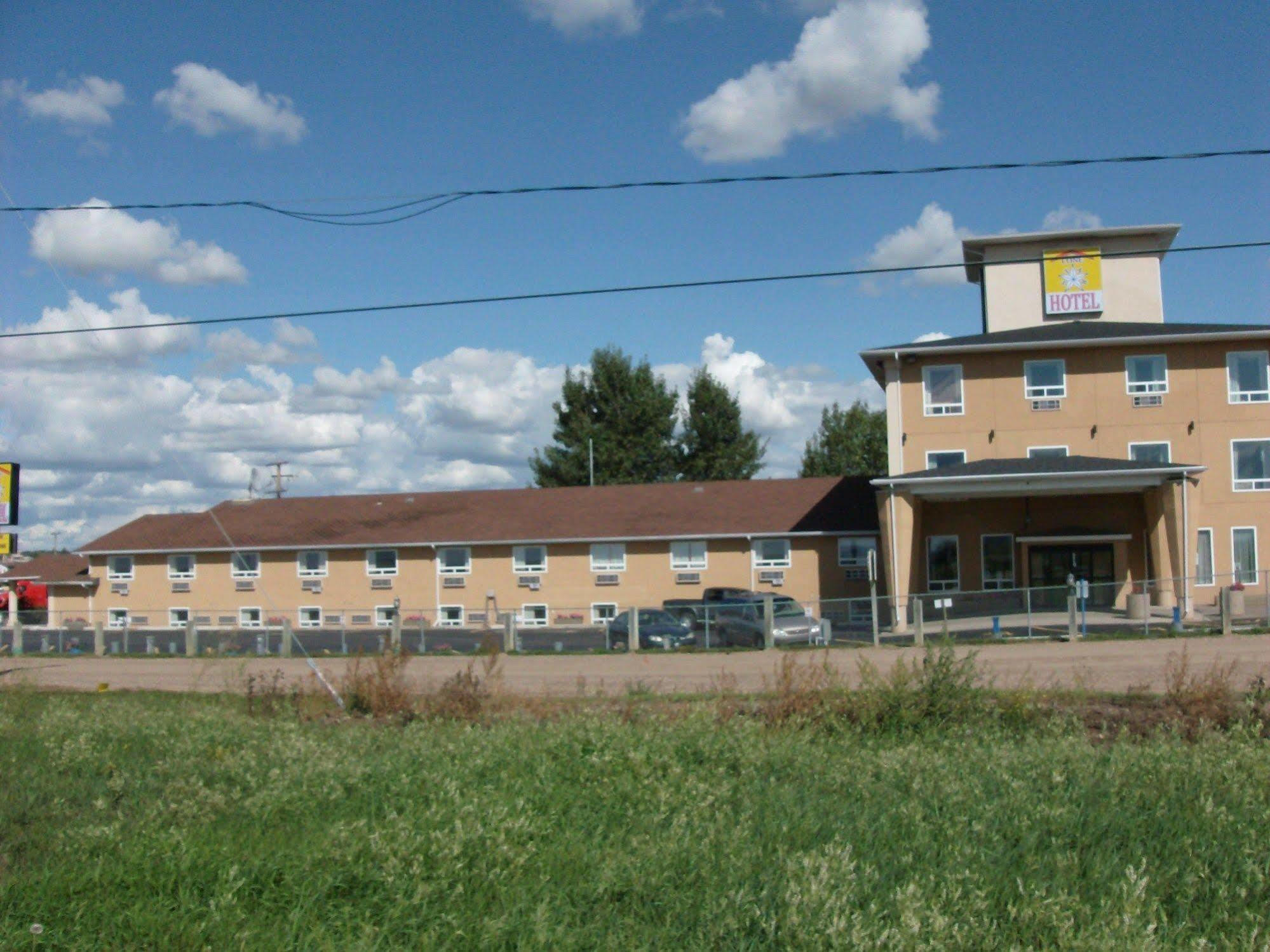 Lone Star Hotel North Battleford Ngoại thất bức ảnh