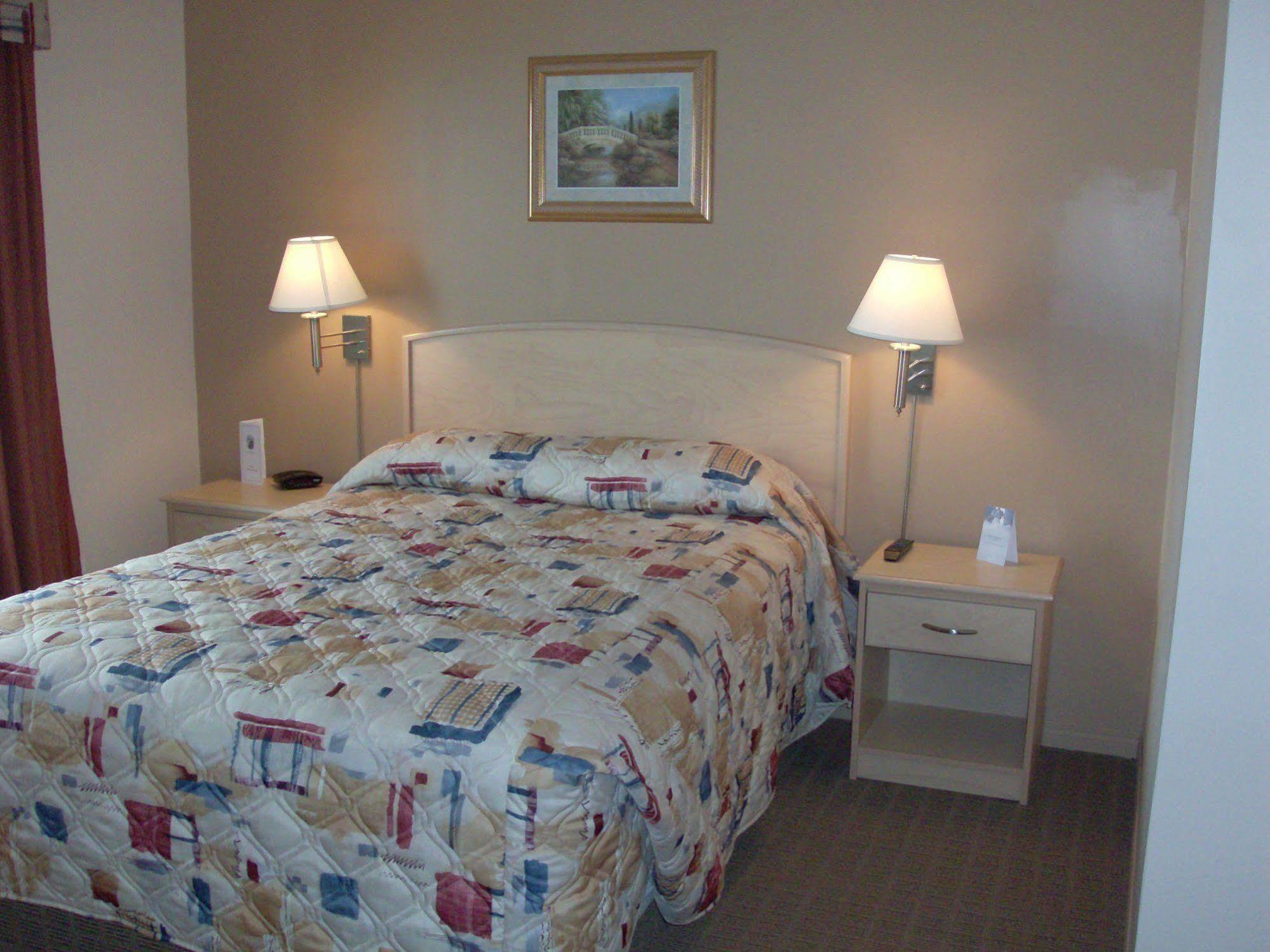 Lone Star Hotel North Battleford Ngoại thất bức ảnh