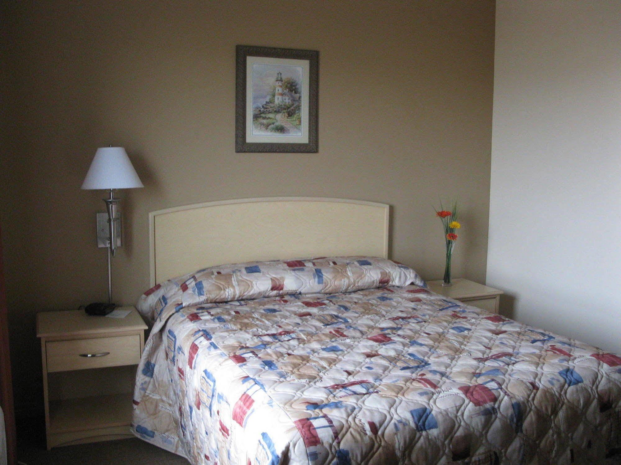 Lone Star Hotel North Battleford Ngoại thất bức ảnh